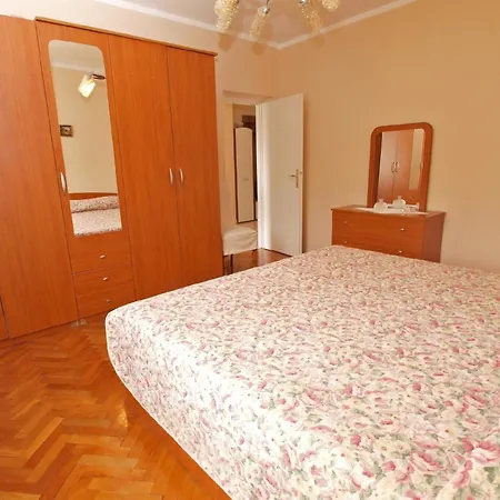 Apartment Für 6 Personen Ca 90 Qm In Pula, Istrien Istrische Riviera *